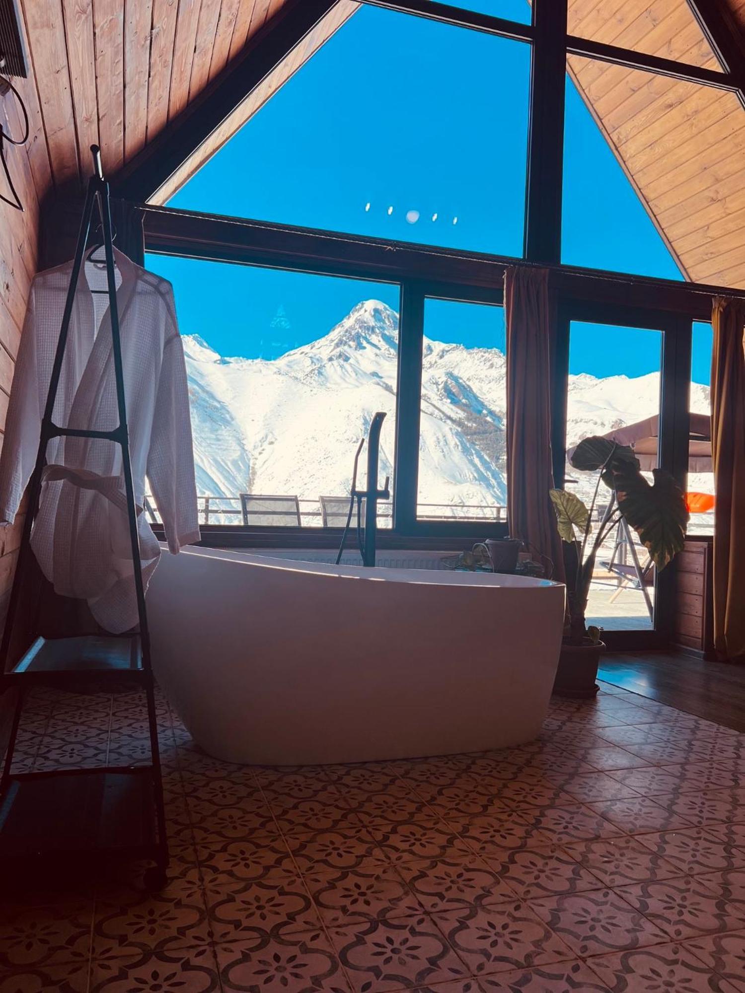 Kera Cottages Kazbegi ภายนอก รูปภาพ