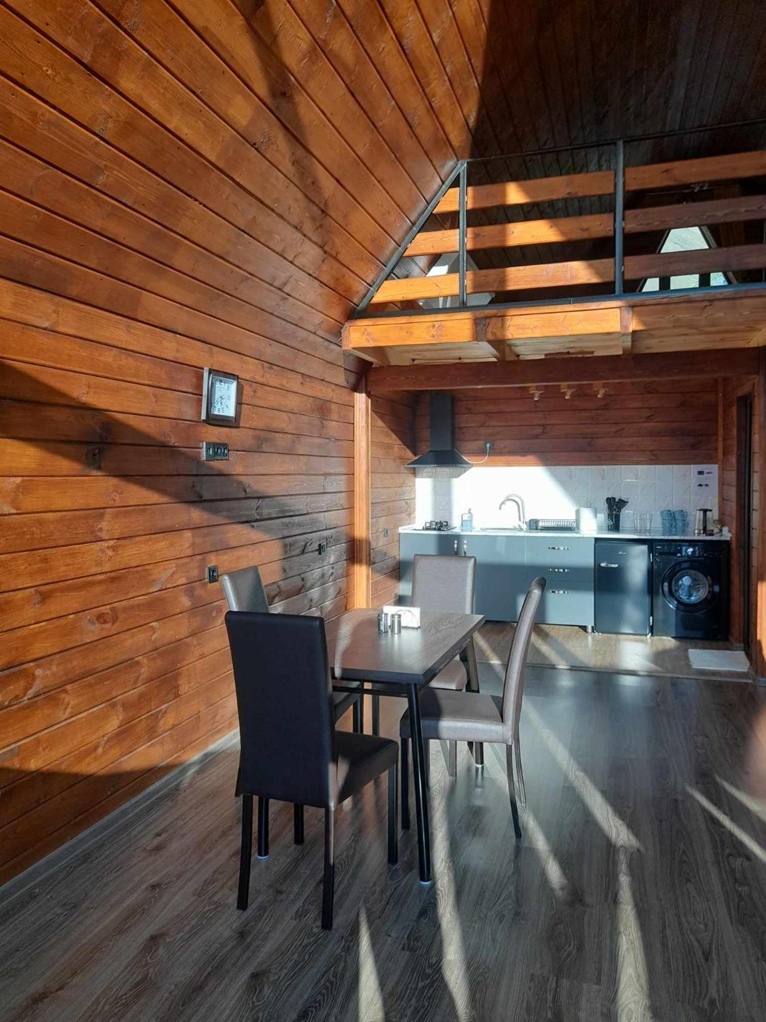 Kera Cottages Kazbegi ภายนอก รูปภาพ