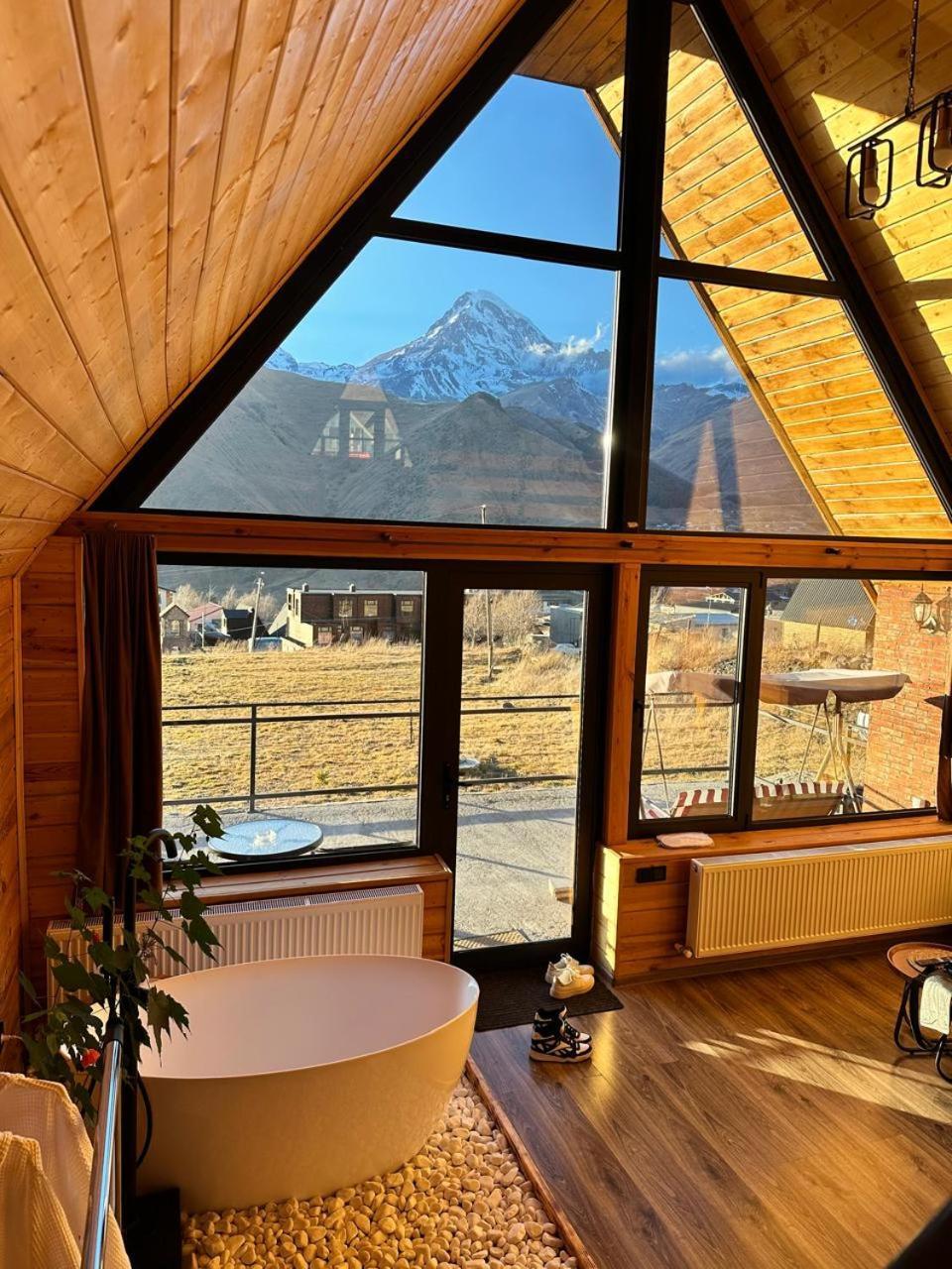 Kera Cottages Kazbegi ภายนอก รูปภาพ